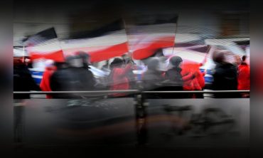 Queerfeindlichkeit: Rechtsextreme Mobilisierung zwischen Online-Hetze und Straßenpräsenz