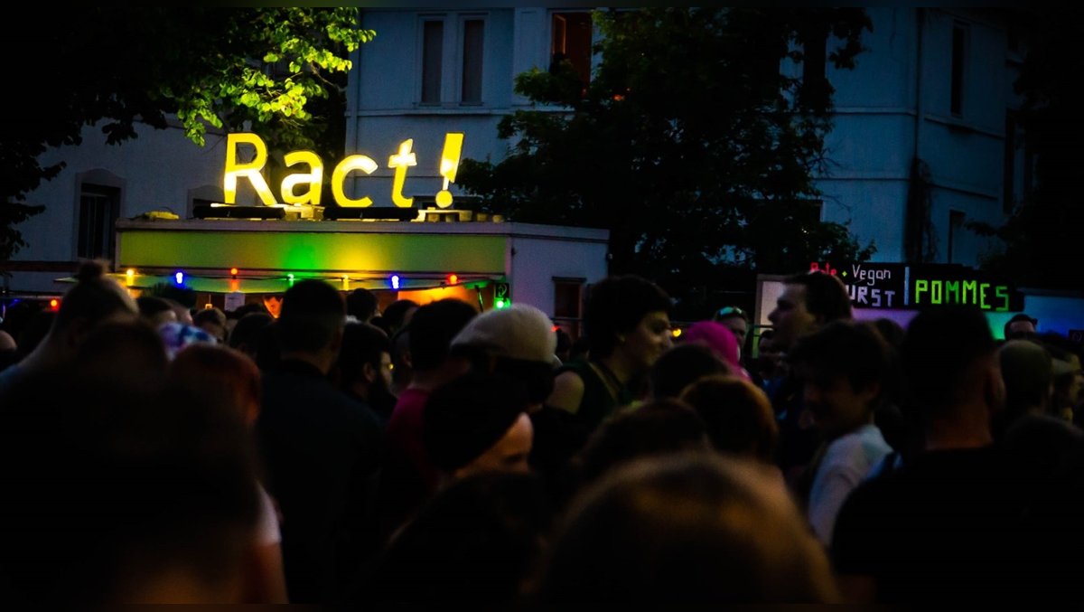 Infostand beim Ract!festival