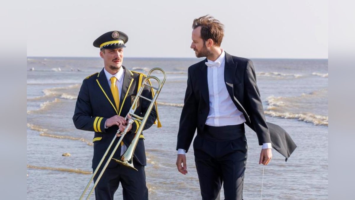 „Laut & Leise“ – Kino und Erzählsalon mit Gästen auf dem Markt in Laage