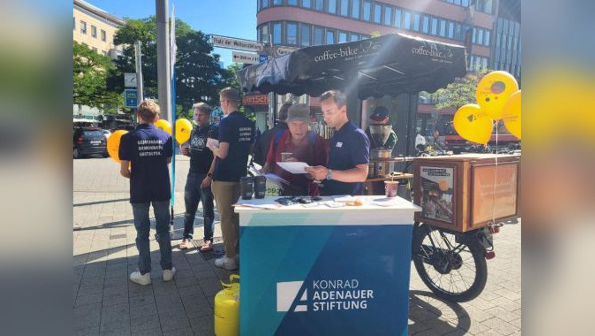 Ein Kaffee auf die Demokratie!