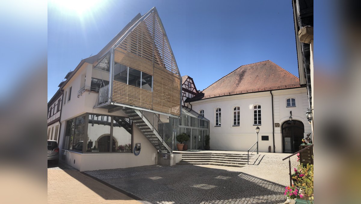 Gestohlene Heimat Freudental: Besuch der Synagoge und des jüdischen Friedhofs