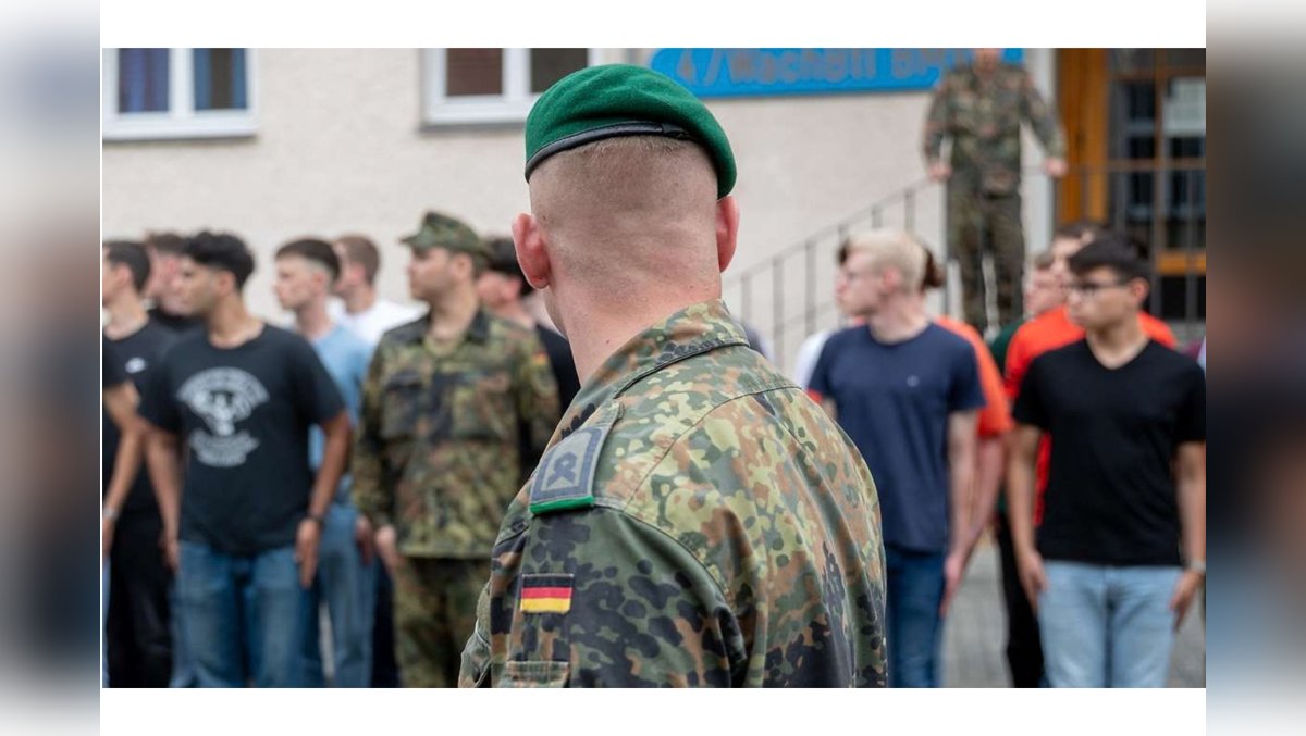 4. Dialog Sicherheitspolitik „Dienstpflicht in Deutschland? Realitätscheck von Wehrdienst, Freiwilligendiensten und Co.“